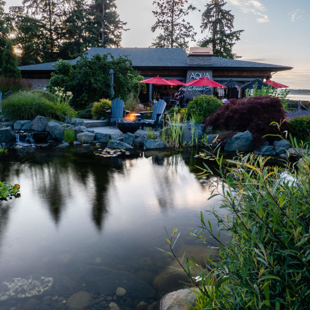 Kingfisher pond niche patio